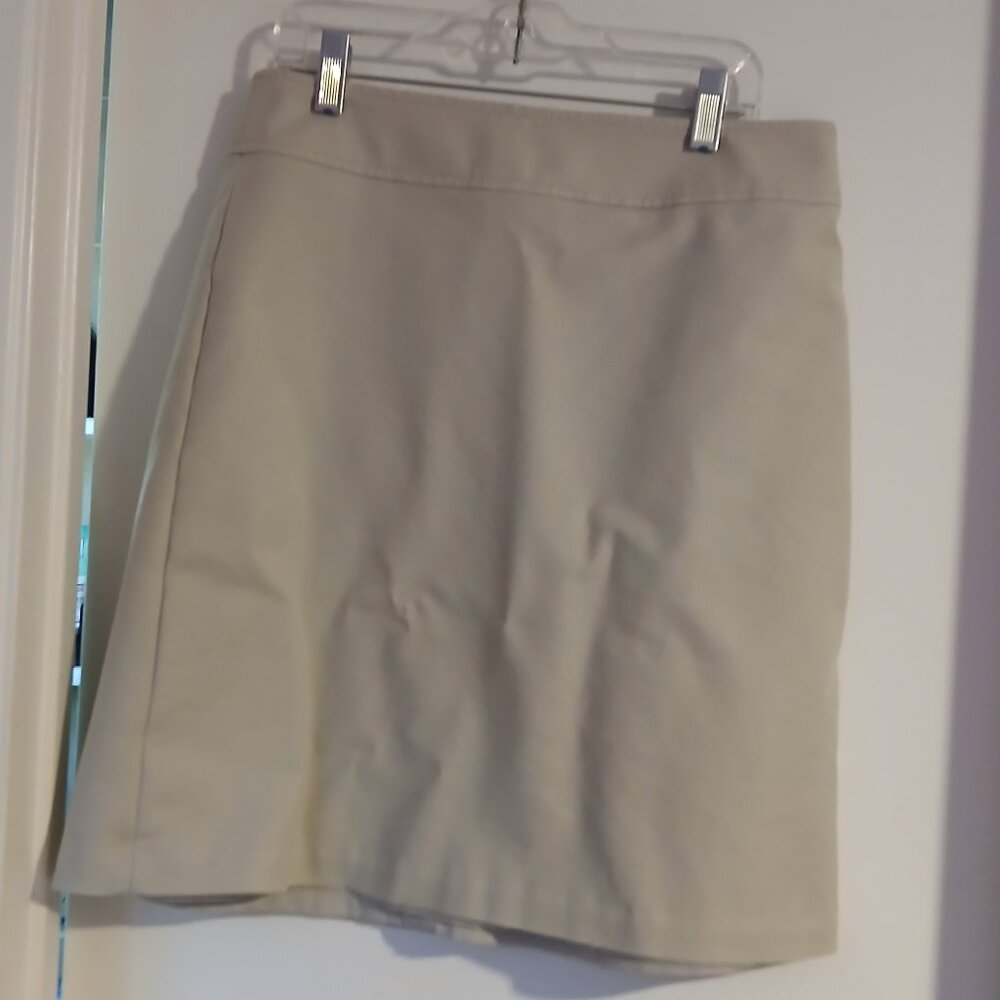 Banana Republic Women's Tan A-line Skirt Size 6P GUC